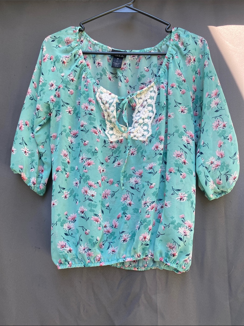 Rue21 Mint Green Floral Lace-Trim Peasant Top